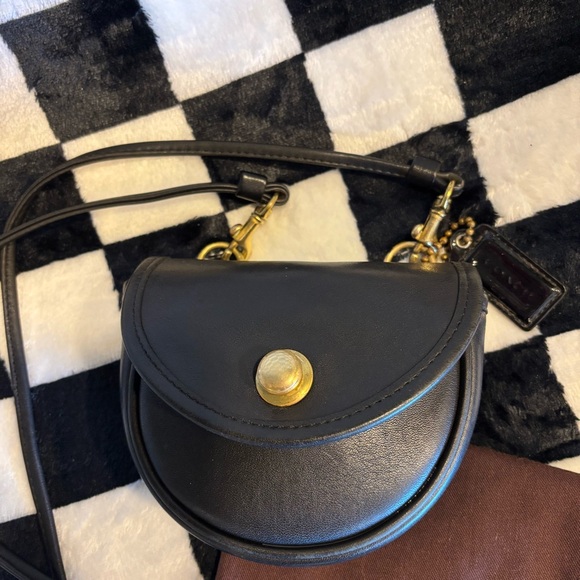 Coach Vintage Pre-1994 Mini Black Leather Crossbody Bag - Picture 1 of 7
